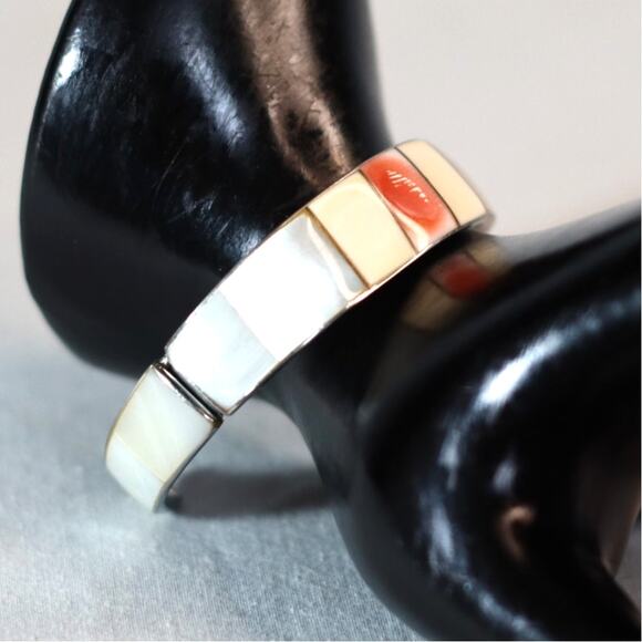 Hinged Cuff Bracelet Mother Of Pearl Shades Of Beige To Blush - Picture 2 of 11